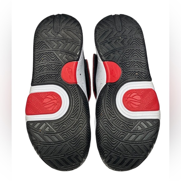 Nike Boys Team Hustle D11 RED Basketball Shoes Sneakers DV8994-003 Sz 3Y EUC - Picture 10 of 10